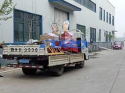 福瑞得機(jī)械手扶壓路機(jī)、框架整平機(jī)已成功裝車及時(shí)發(fā)貨