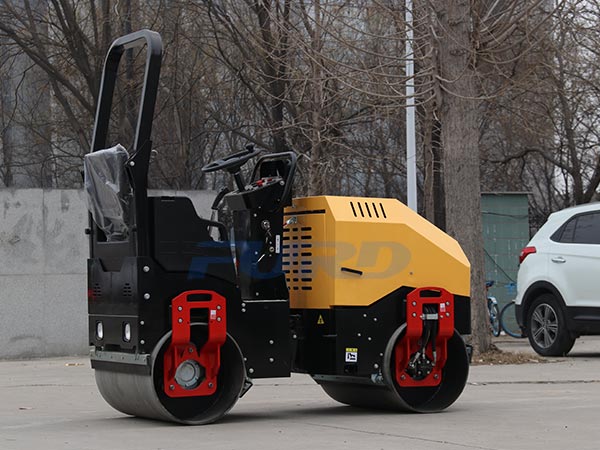 小型壓路機(jī)長期不使用就能丟下保養(yǎng)嗎？