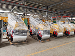 外貿(mào)出口澳大利亞的壓路機(jī)、工程照明車(chē)包裝發(fā)貨